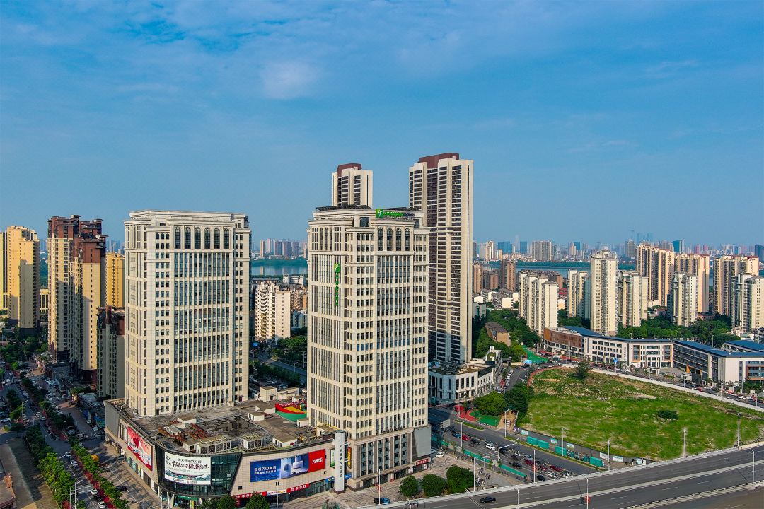 南昌青山湖江景智选假日酒店酒店环境图