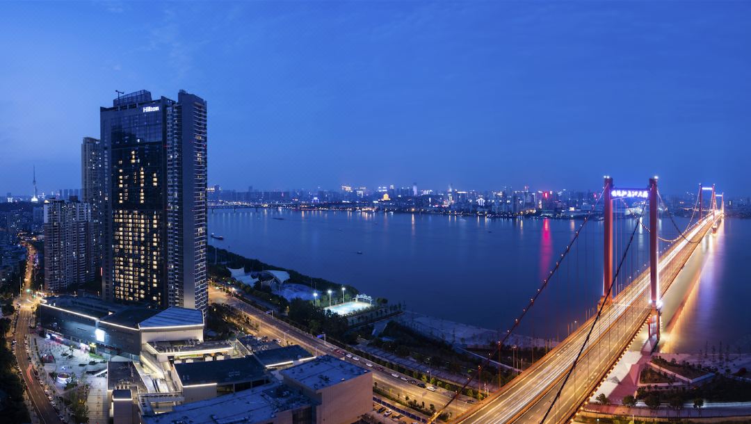 武汉世茂希尔顿酒店酒店环境图