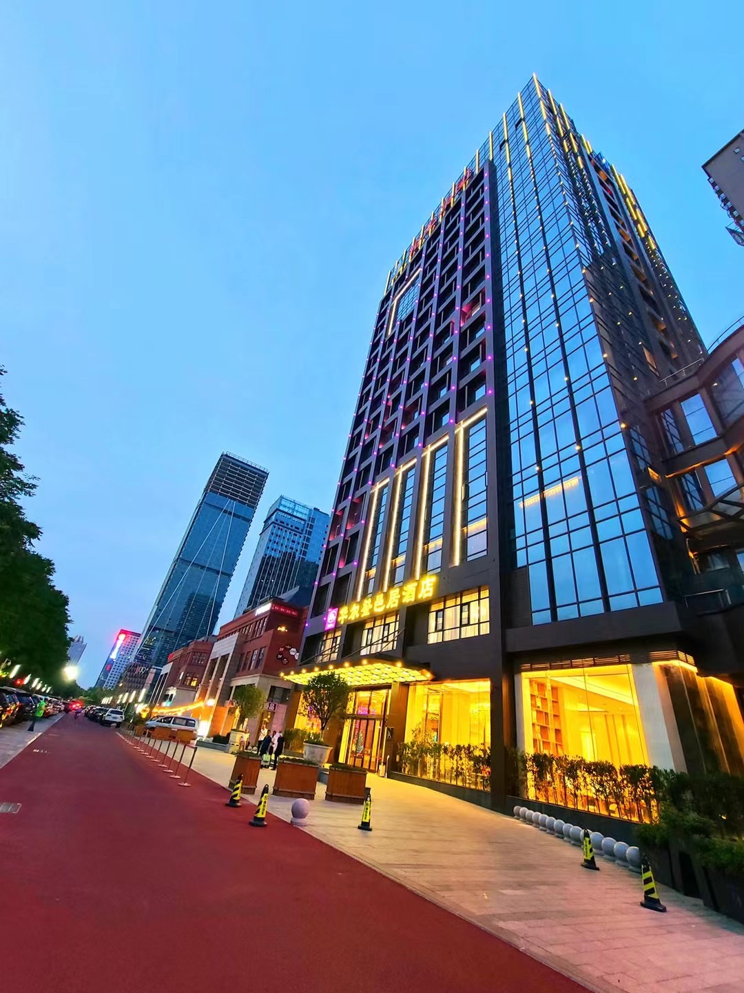 武汉华尔登邑居酒店酒店环境图