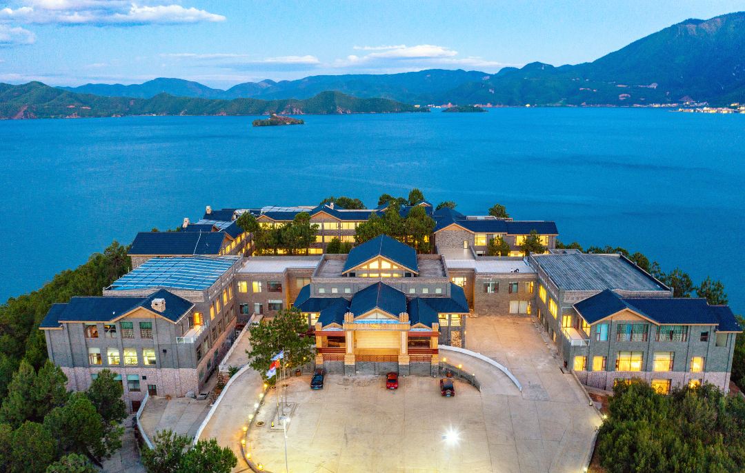 泸沽湖银湖岛大酒店酒店环境图