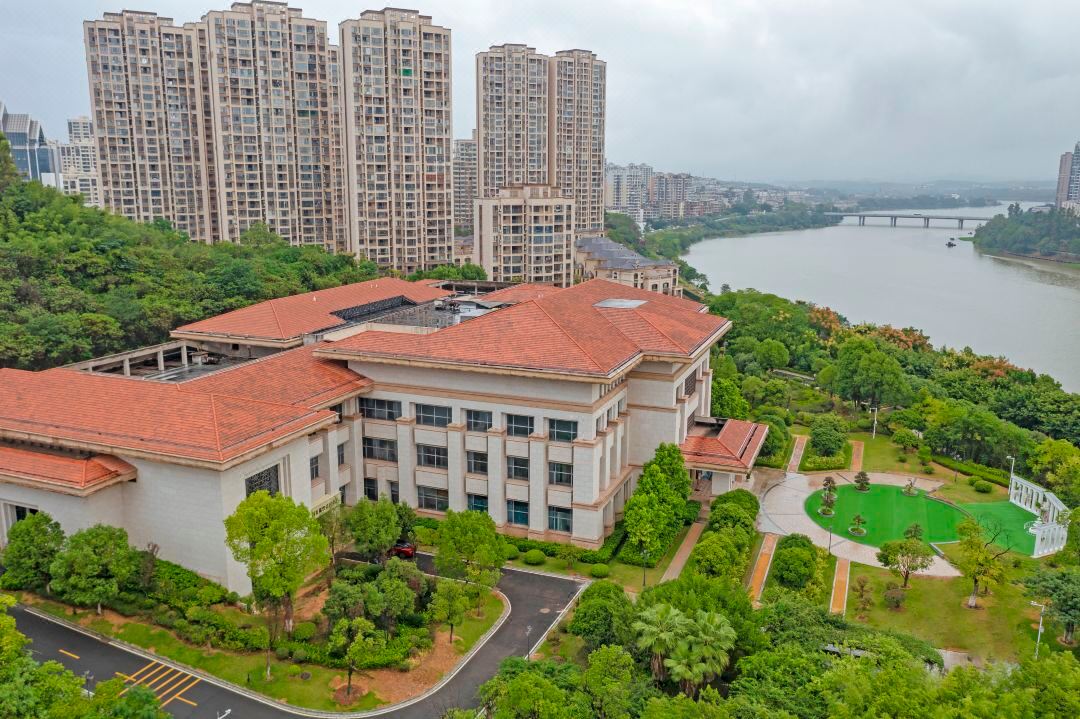 赣州鼎峰乾龙花园酒店(经济开发区万达店)酒店环境图