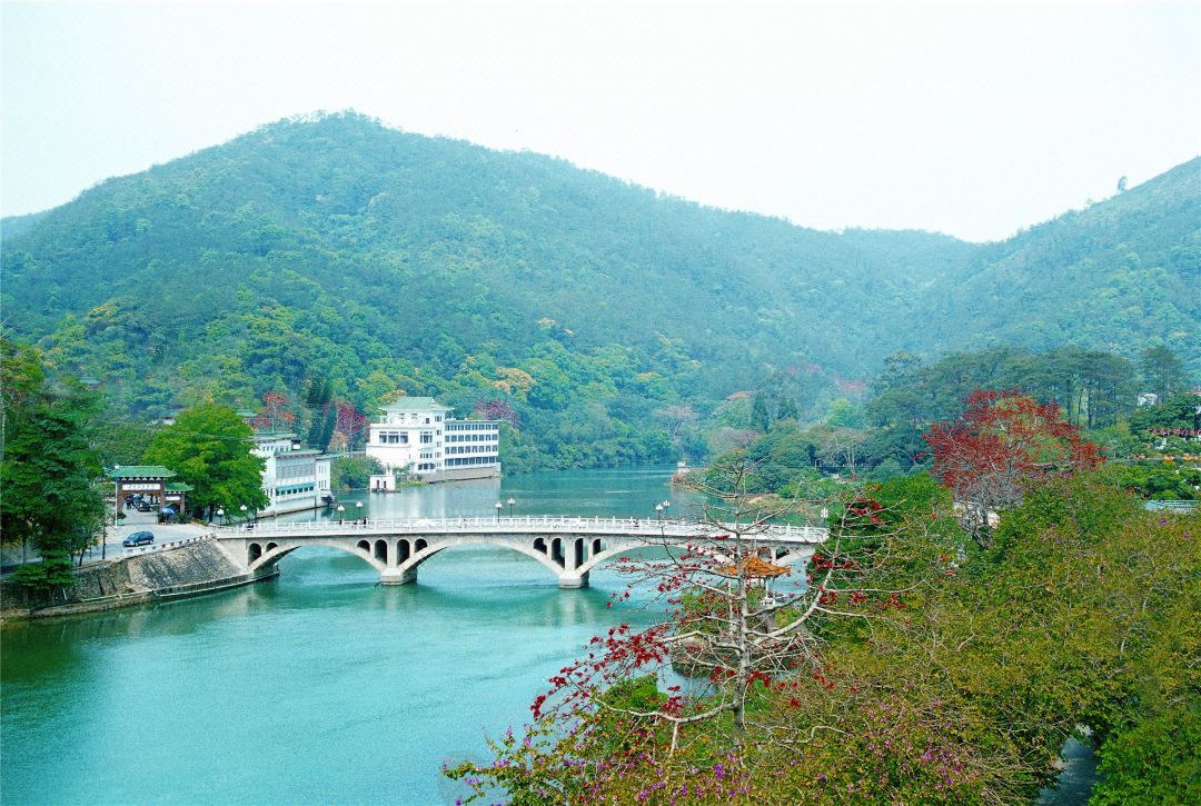 广东温泉宾馆酒店环境图