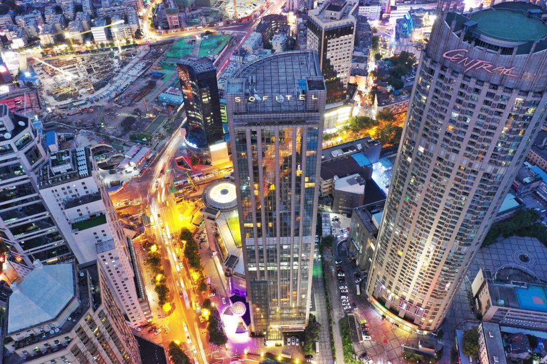 南京苏宁索菲特银河大酒店酒店环境图