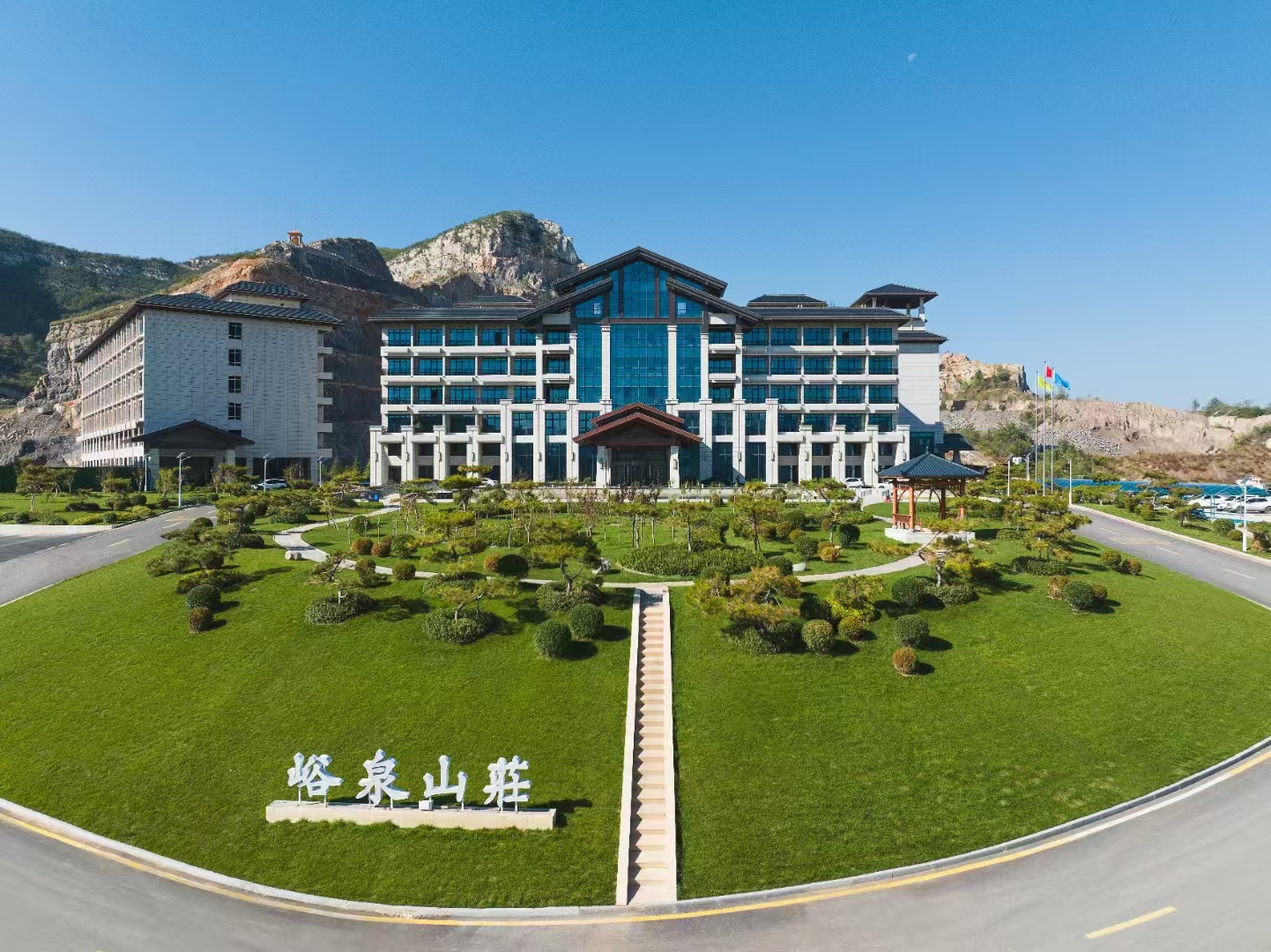 河北龙泉湖假日酒店酒店环境图